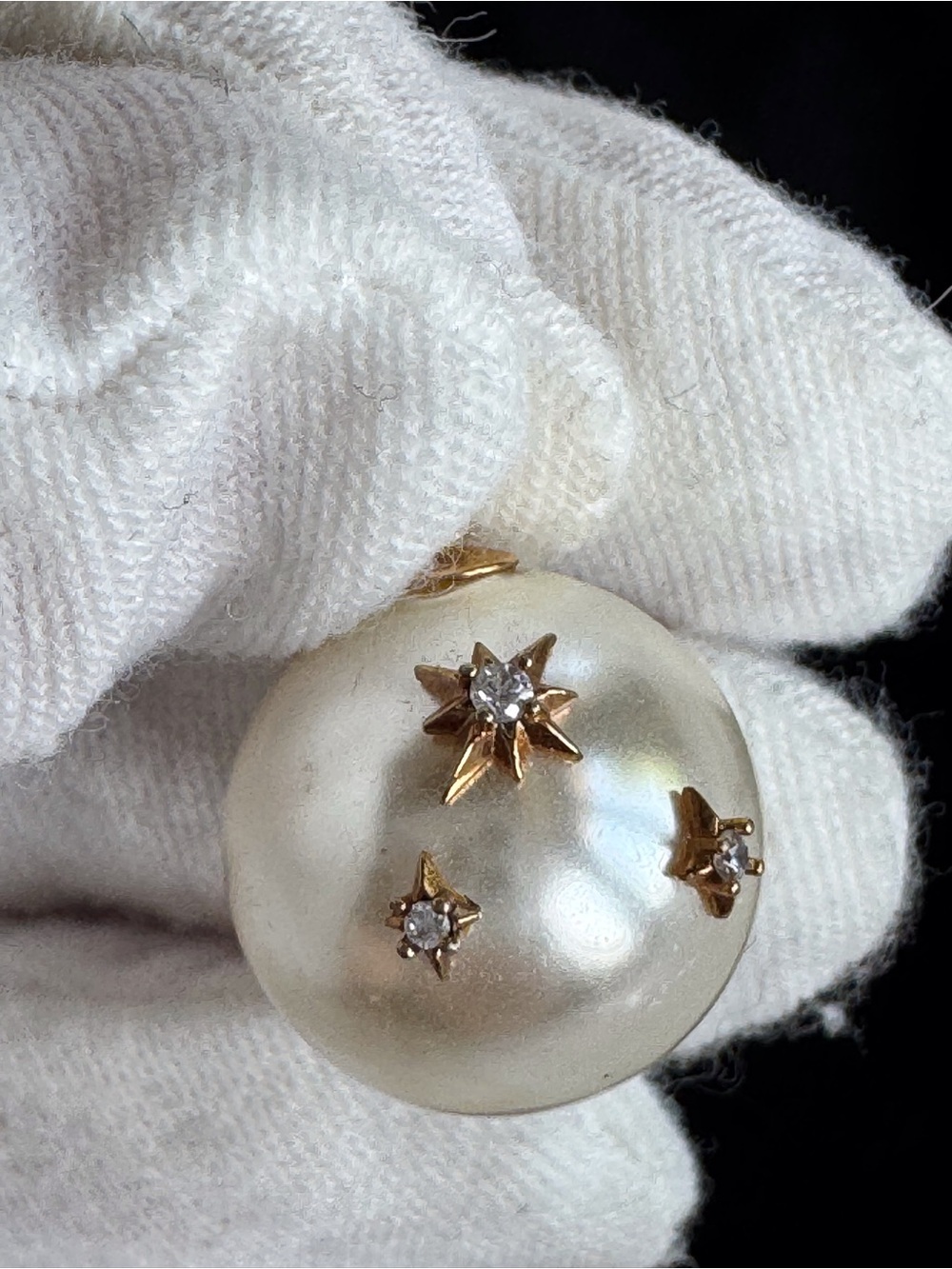 Pearl and Gold Starburst Rhinestone Accent Pendant - Picture 3 of 9